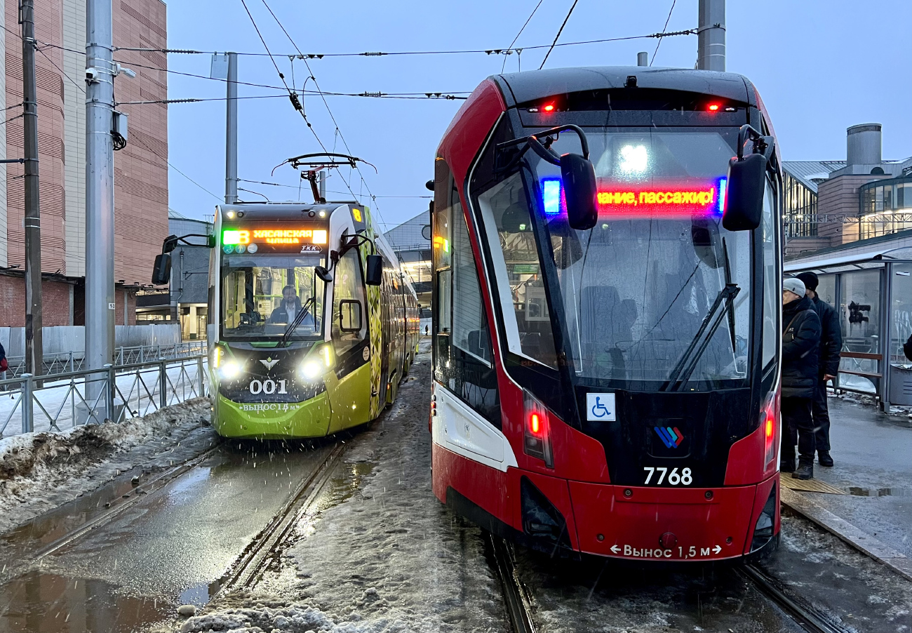 Санкт-Петербург, Stadler B85600M № 001; Санкт-Петербург, 71-932 «Невский» № 7768