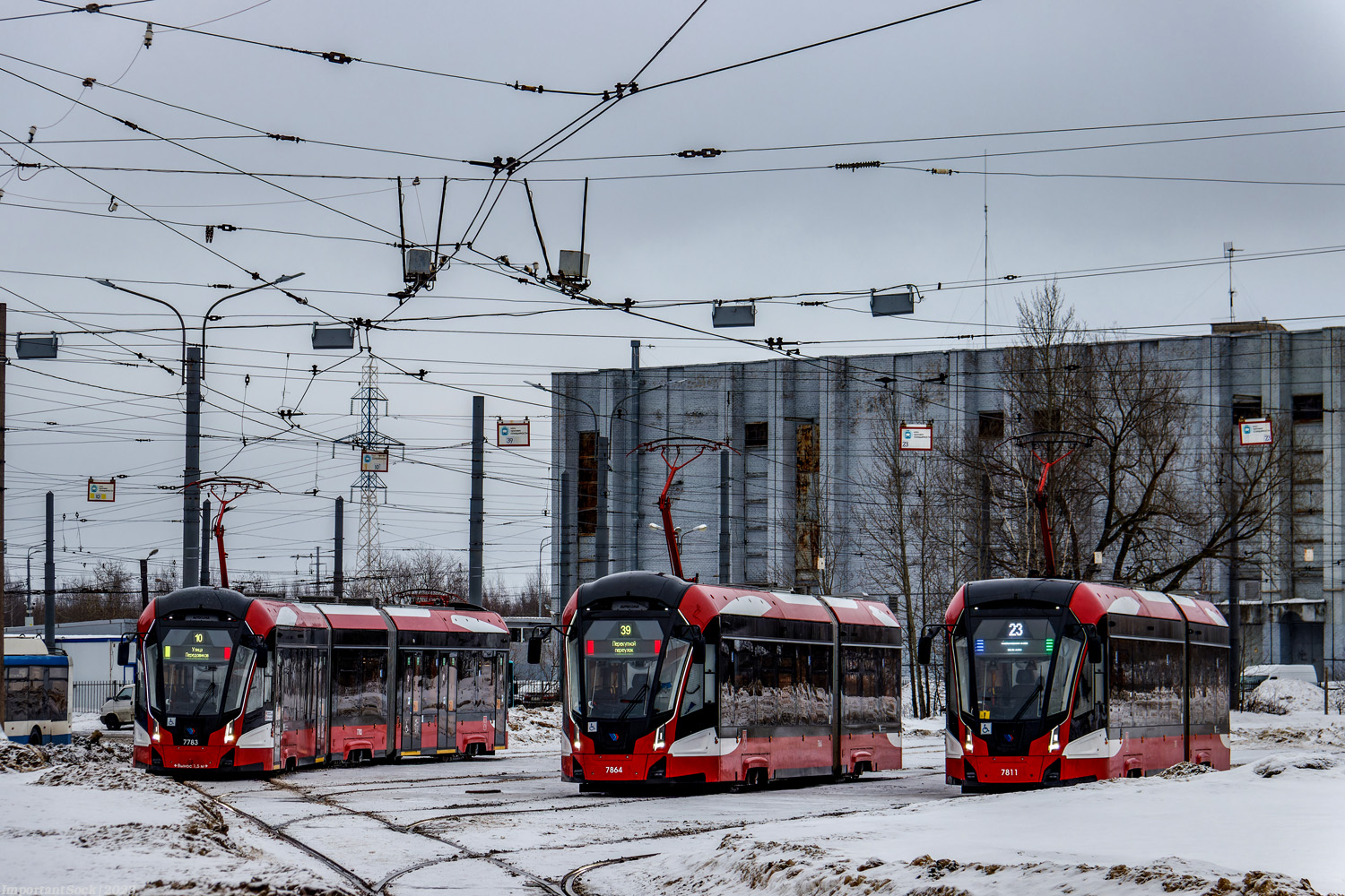 Санкт-Петербург, 71-932 «Невский» № 7783; Санкт-Петербург, 71-923М «Богатырь-М» № 7864; Санкт-Петербург, 71-923М «Богатырь-М» № 7811