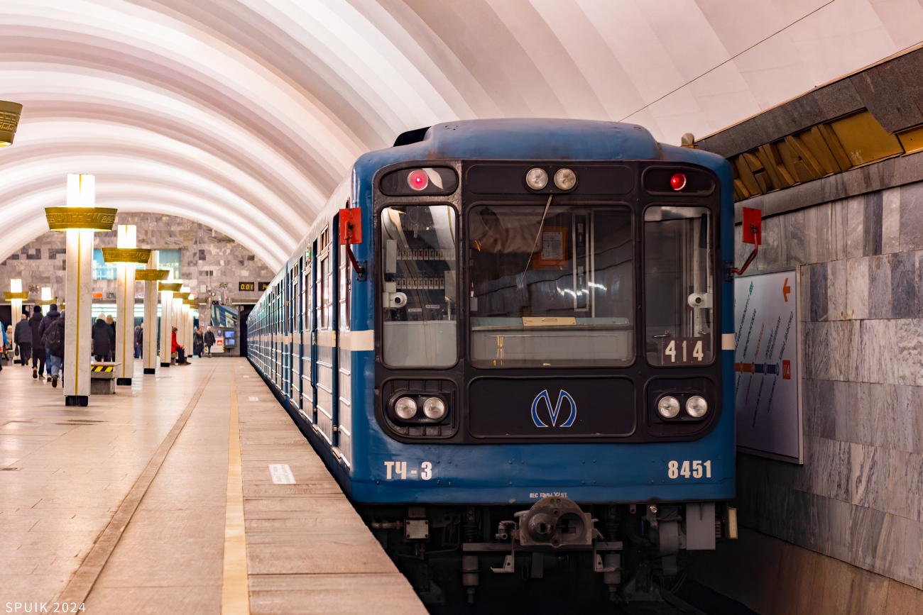 Санкт-Петербург, 81-717 (ЛВЗ) № 8451