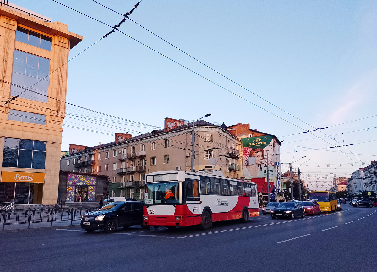 Луцк, MPK/Jelcz 120MT № 223