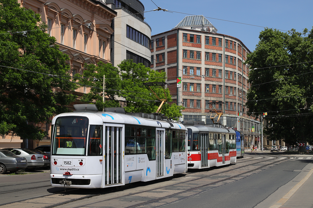 Брно, Vario LFR.E № 1582