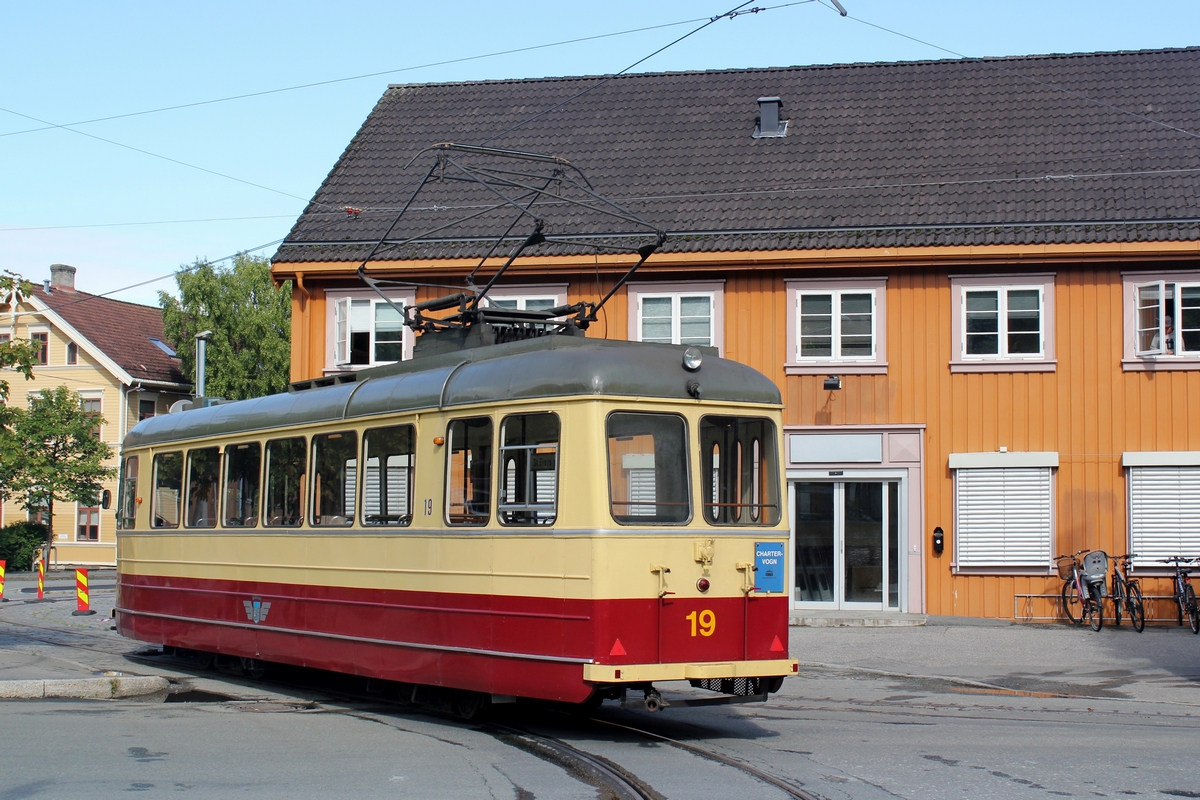 Trondheim, Strømmen 4-axle motor car Nr. 19