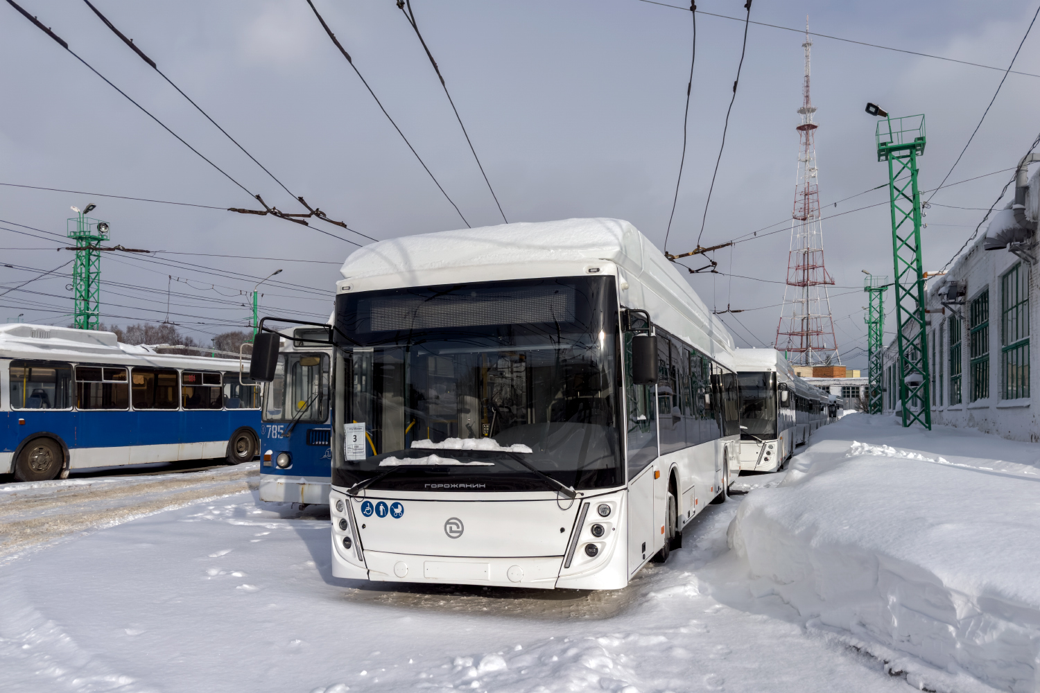 Novocheboksarsk, UTTZ-6241.01 “Gorozhanin” Br. 983