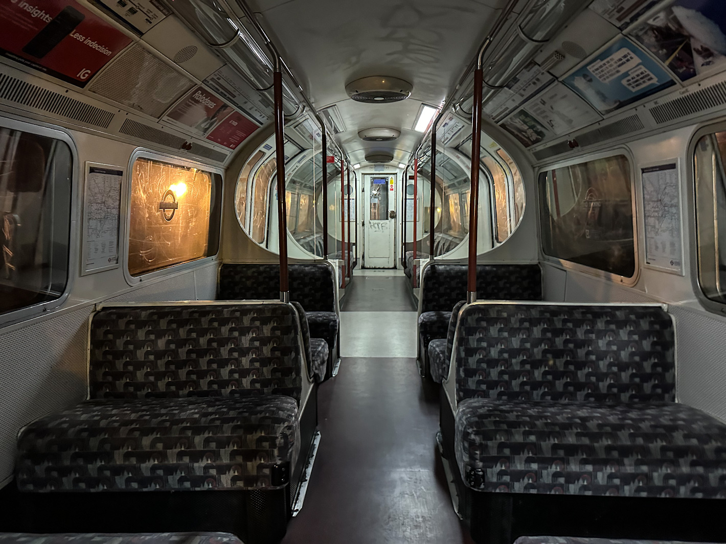 Лондон, London Underground 1972 Stock № 549