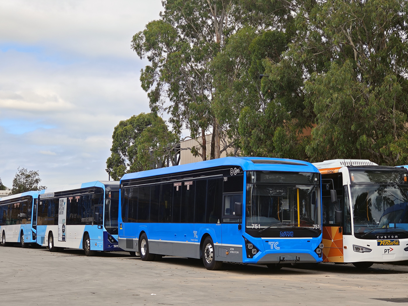 Канберра, Custom Denning Element 2 № 751; Сидней — Новые Электробусы Custom Denning