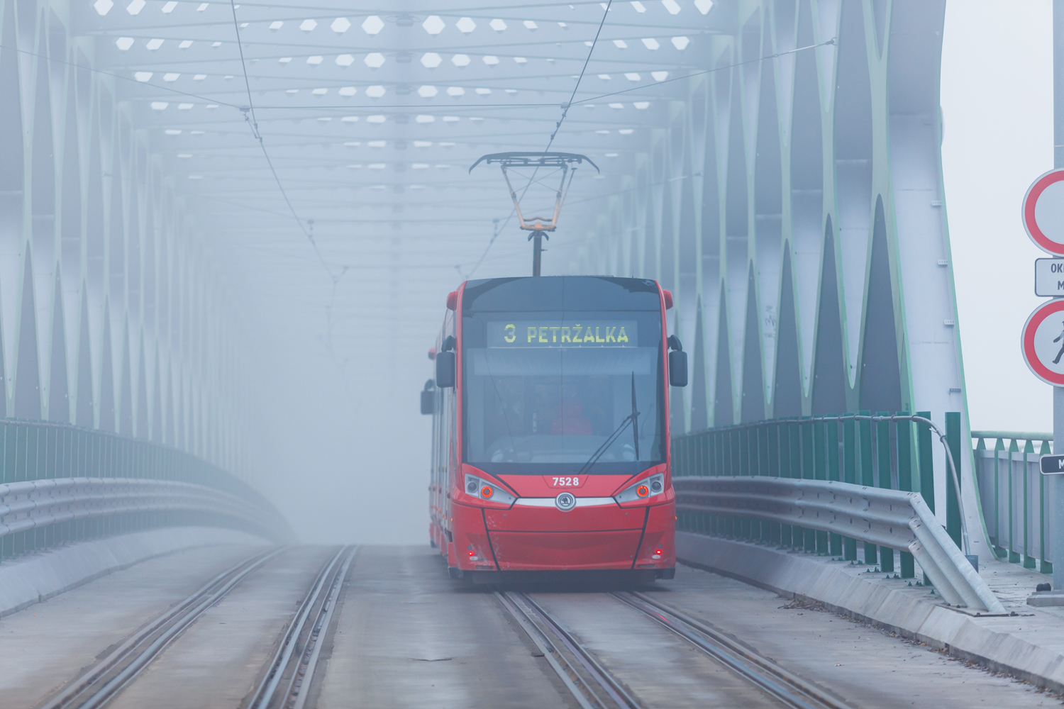 Братислава, Škoda 30T ForCity Plus № 7528