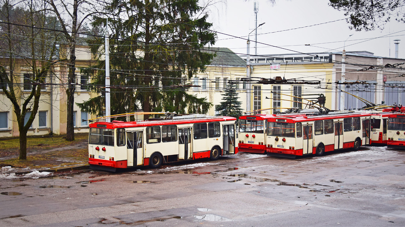 Вильнюс, Škoda 14Tr89/6 № 1555; Вильнюс, Škoda 14Tr13/6 № 1608