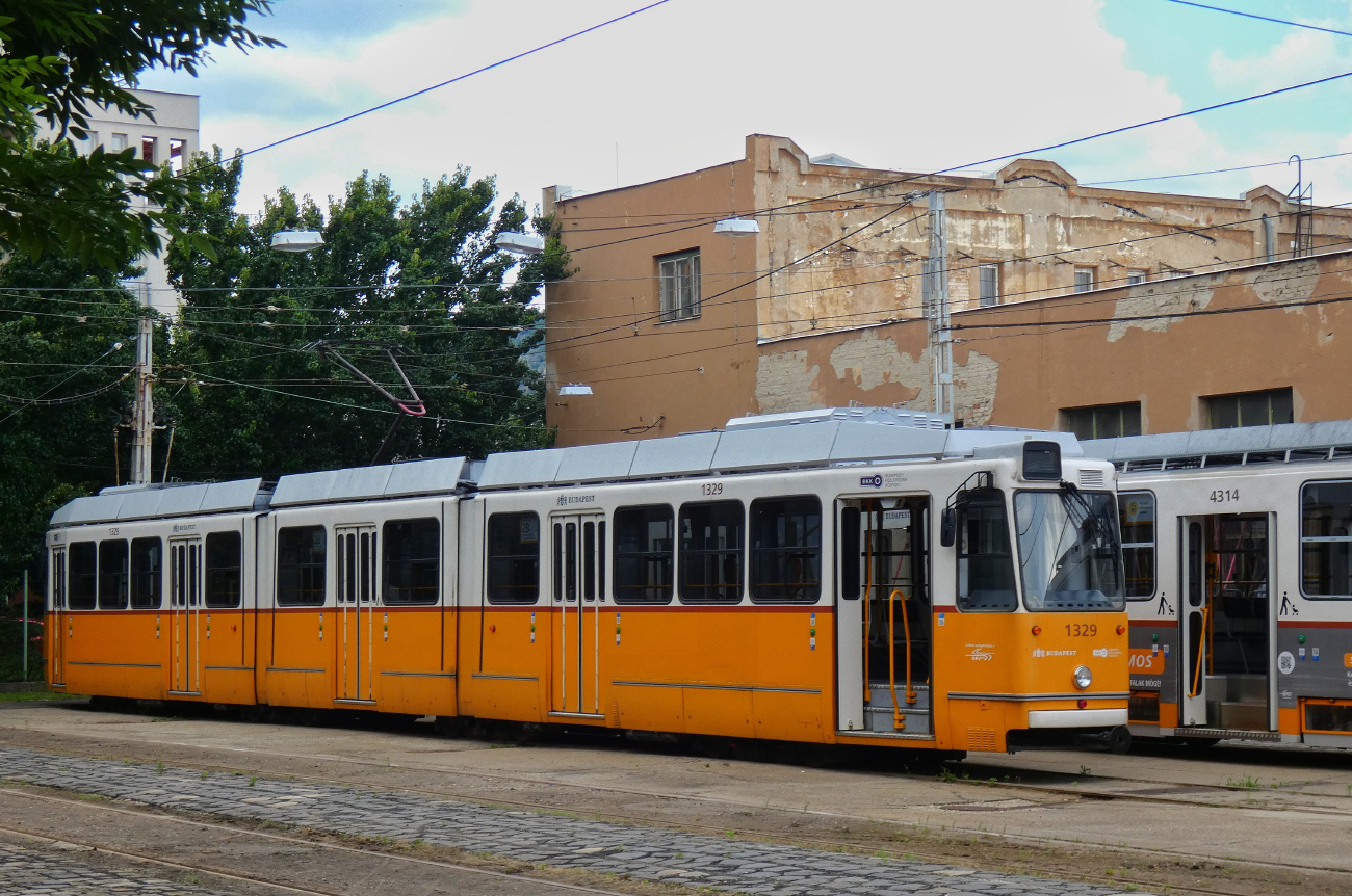 Будапешт, Ganz-Hunslet KCSV7 № 1329; Будапешт — Трамвайные депо