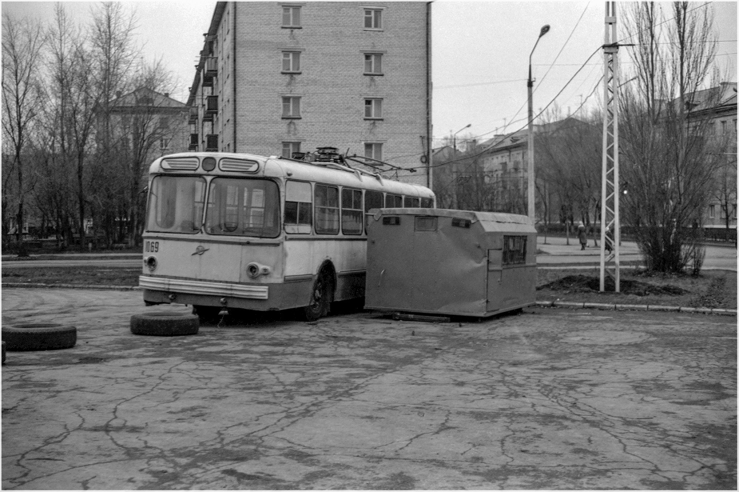 Tolyatti, ZiU-5D nr. 1069; Tolyatti — Control stations and loops; Tolyatti — Old photos (1966-1991)