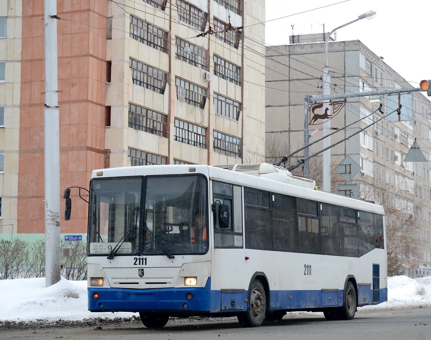 Уфа, НефАЗ-БТЗ 52765Р № 2111