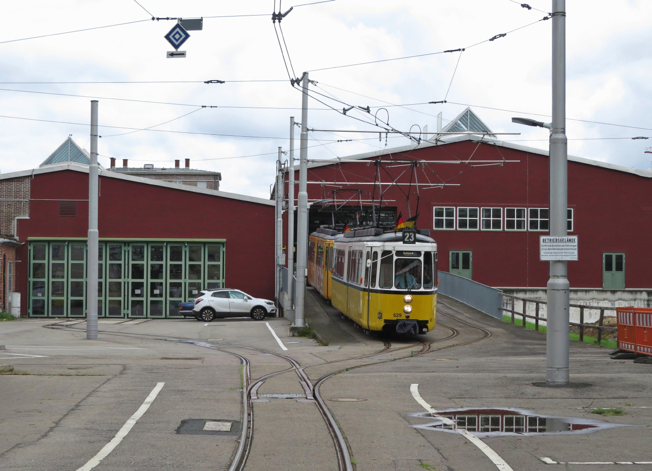 Штутгарт, Esslingen GT4 № 629; Штутгарт — Исторический маршрут 23 на колее 1000 мм. Штутгарт, Esslingen GT4 № 629; Штутгарт — Исторический маршрут 23 на колее 1000 мм.