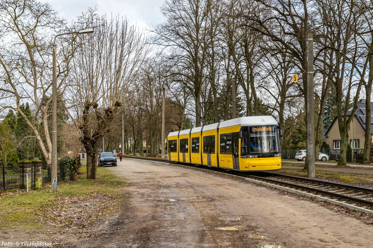 Штраусберг, Bombardier Flexity Berlin (GT6-08ZR/F6Z) № 0042