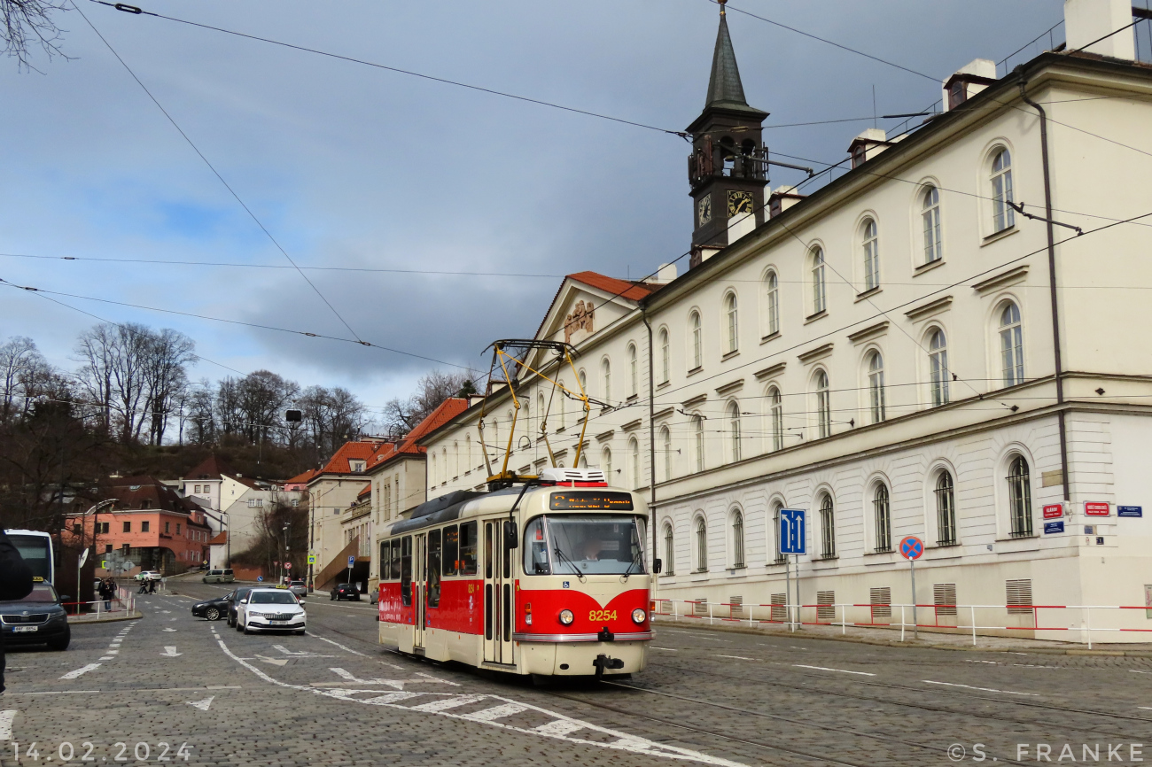 Прага, Tatra T3R.PLF № 8254