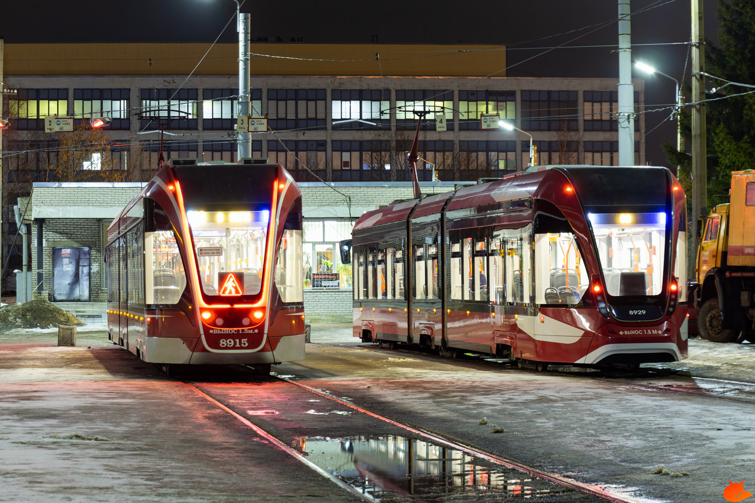 Санкт-Петербург, 71-931М «Витязь-М» № 8915; Санкт-Петербург, 71-931АМ «Витязь-Ленинград» № 8929