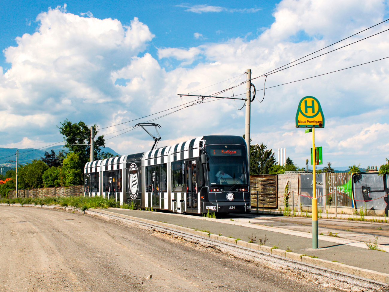 Грац, Stadler Variobahn № 221