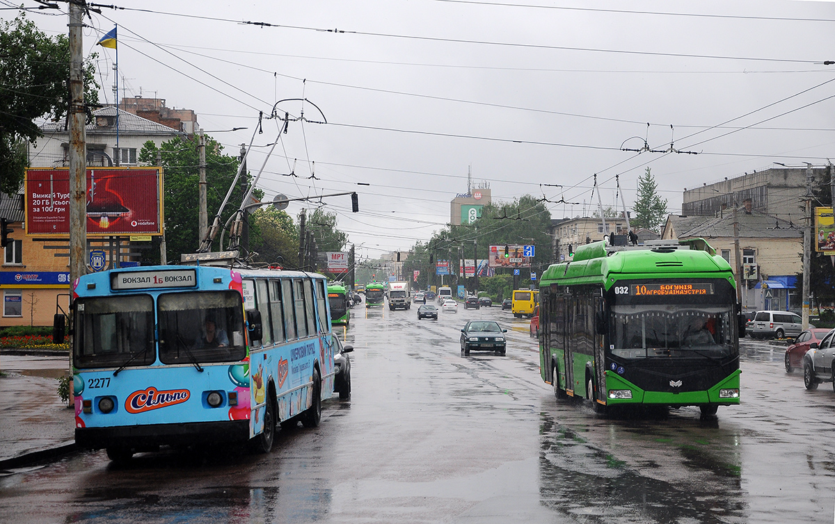 Житомир, ЗиУ-682В № 2277; Житомир, АКСМ 321 (БКМ-Україна) № 032