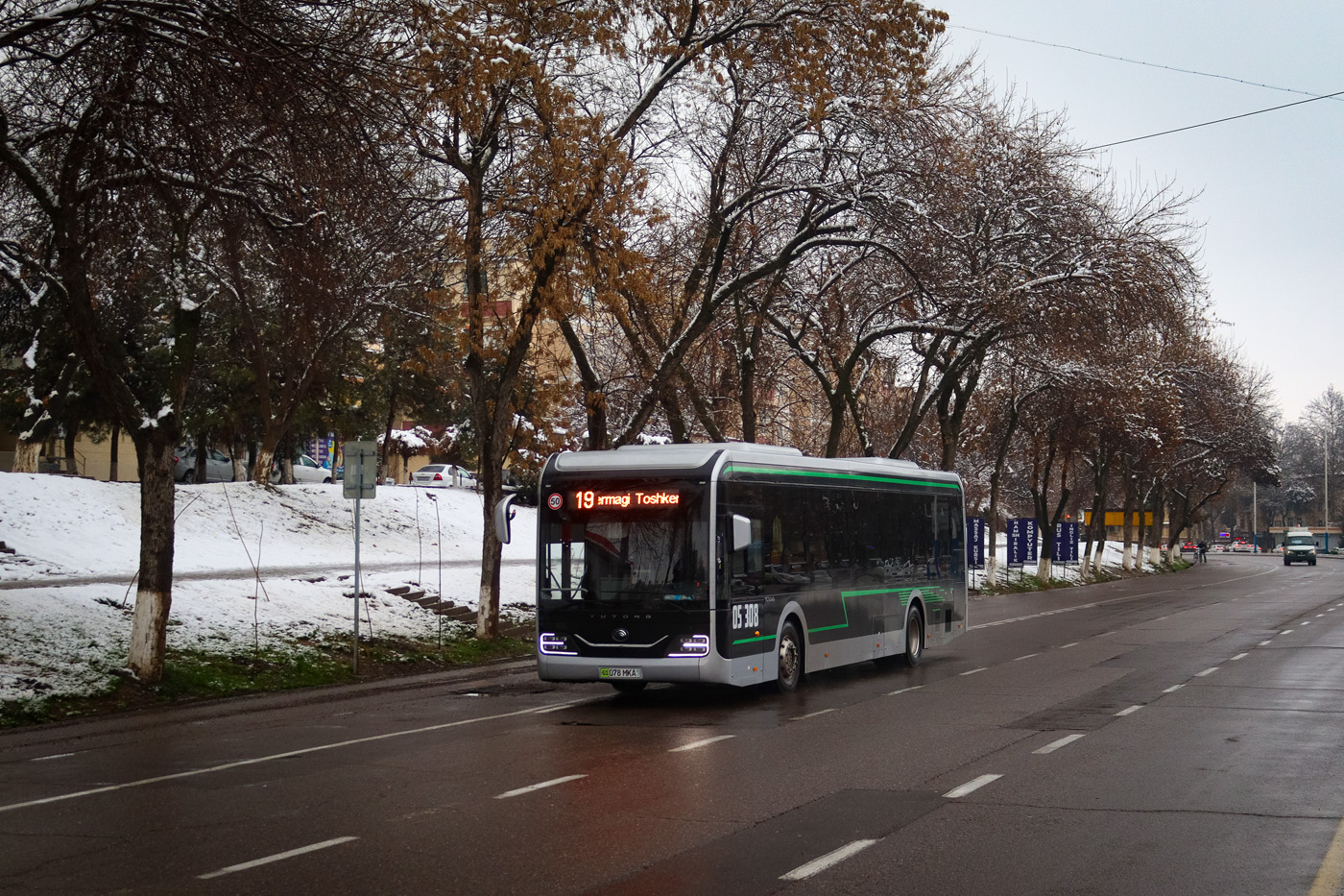 Taškent, Yutong ZK6126BEVG # 05308