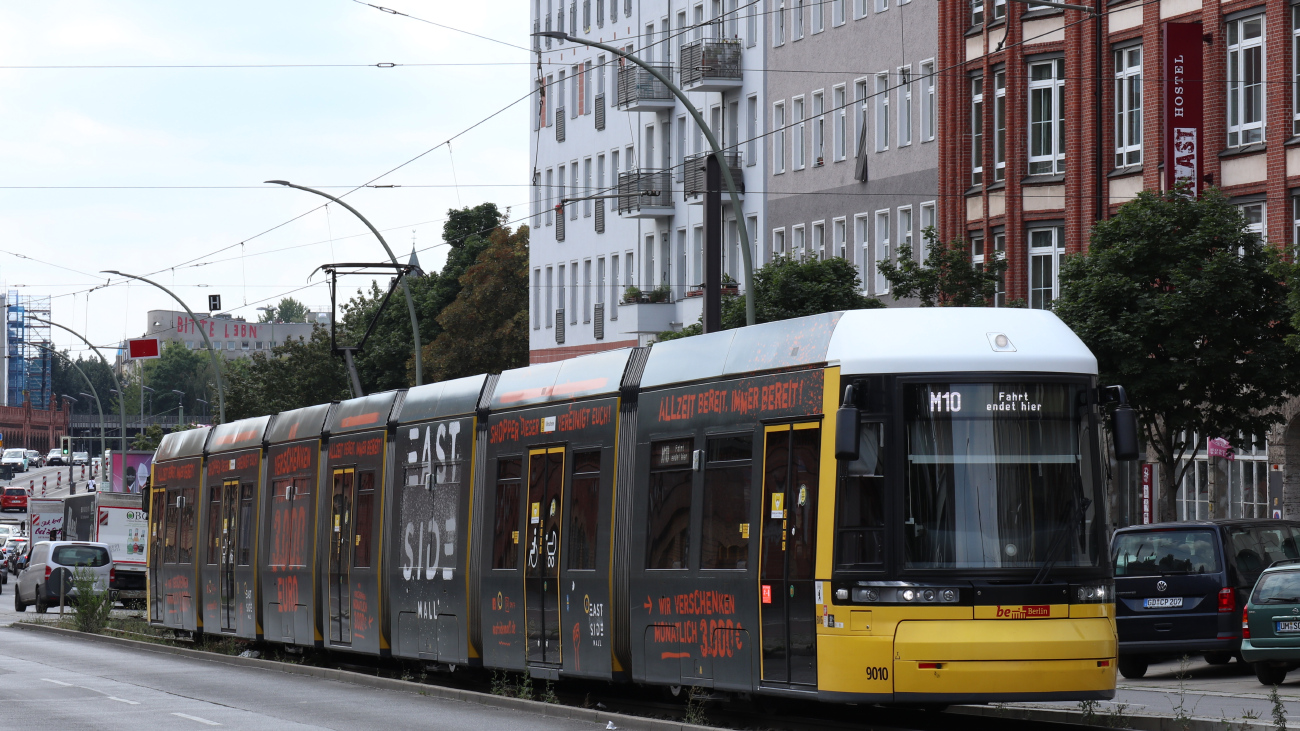 Berlin, Bombardier Flexity Berlin (GT8-08ZR/F8Z) N°. 9010