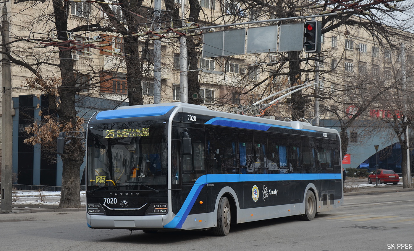 Алматы, Yutong ZK6128BEVG (QazTehna) № 7020