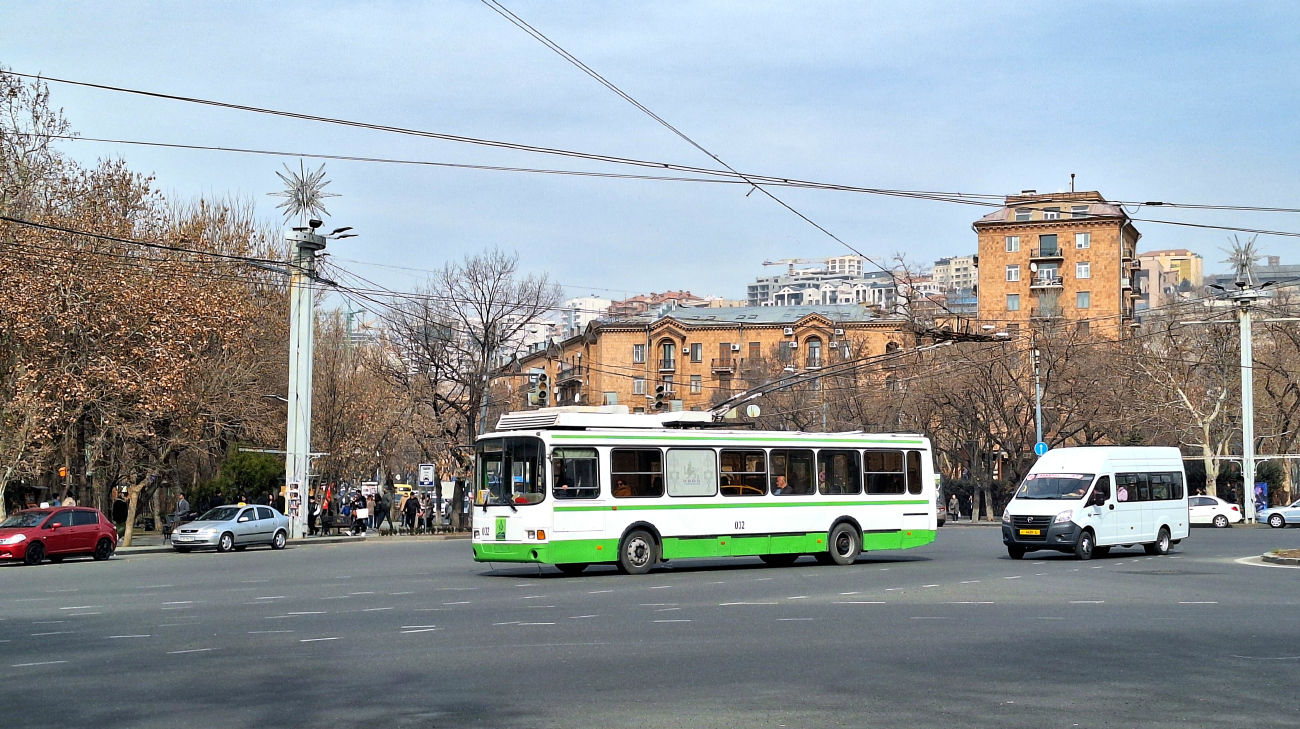Ереван, ЛиАЗ-5280 (ВЗТМ) № 032
