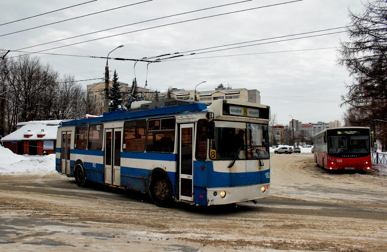 Владимир, ЗиУ-682Г-016.02 № 182