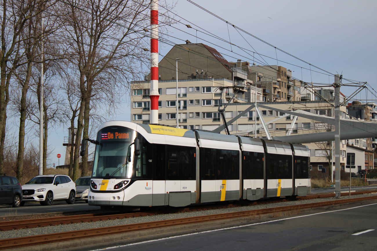Береговой трамвай, CAF Urbos 100 № 6137