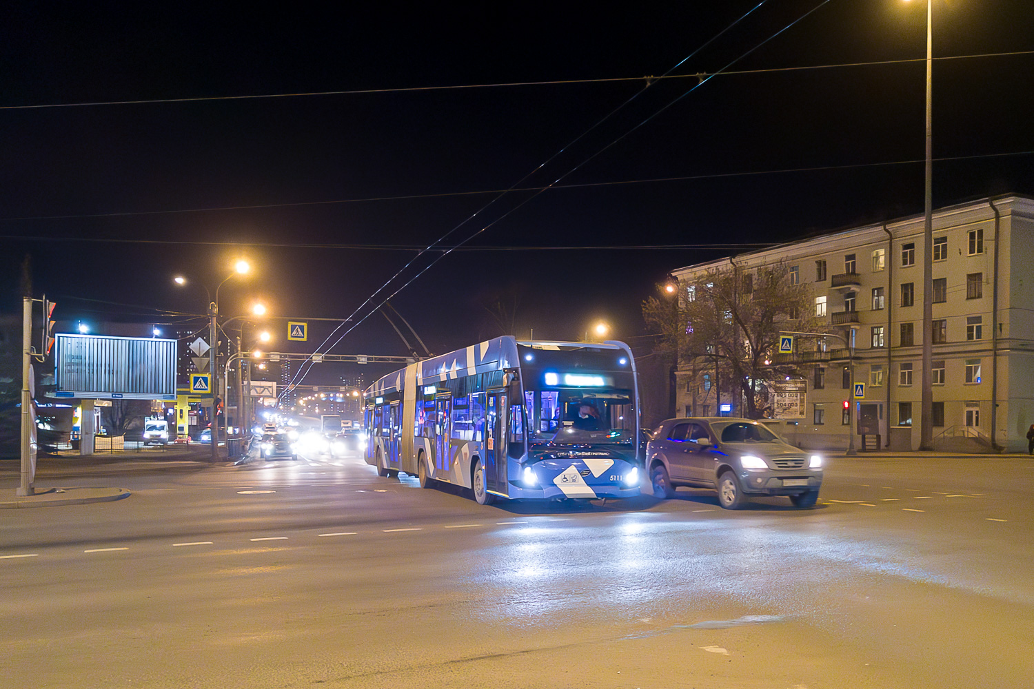 Санкт-Петербург, ВМЗ-6215.01 «Премьер» № 5111