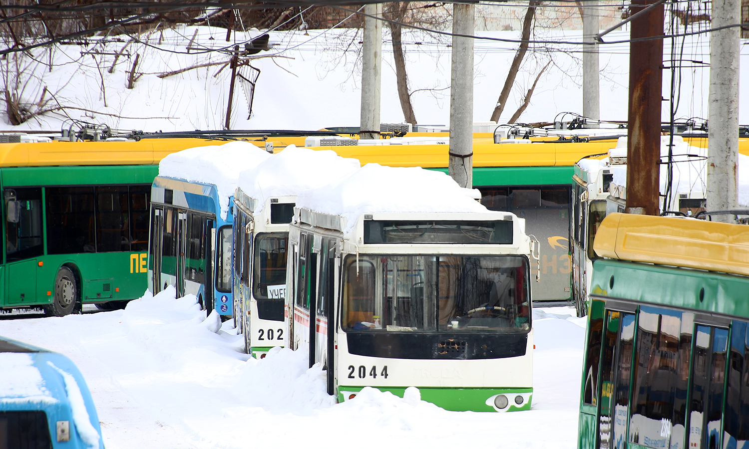 Пенза, ЗиУ-682Г-016.02 № 2044