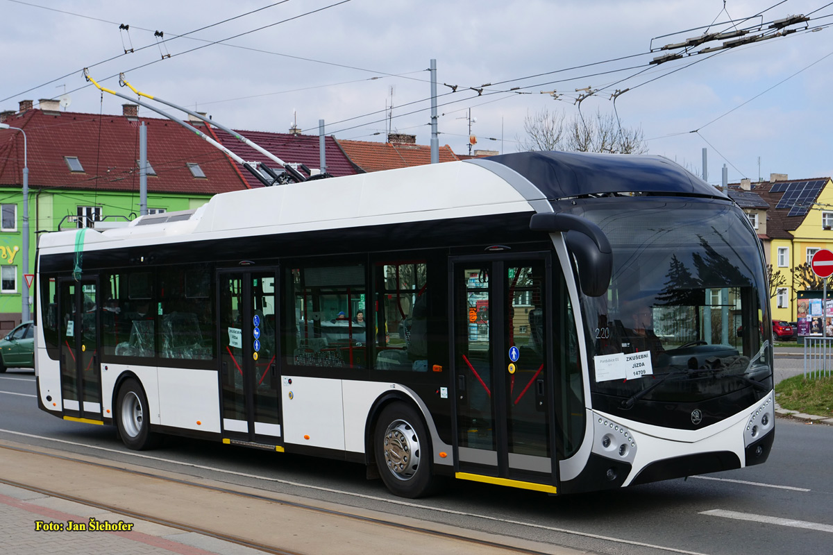 Pardubice, Škoda 32Tr SOR N°. 488; Pilsen — Brand new trolleybuses from the Škoda factory