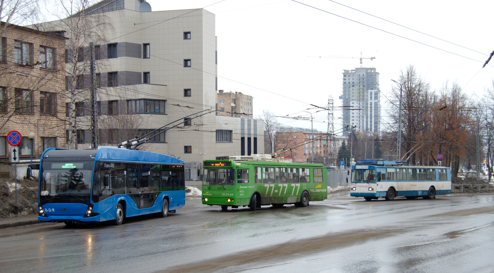 Петрозаводск, ЗиУ-682Г-016.02 (обр. 2013) № 375; Петрозаводск, ЗиУ-682Г [Г00] № 289; Петрозаводск — Новые троллейбусы; Петрозаводск — Разные фотографии
