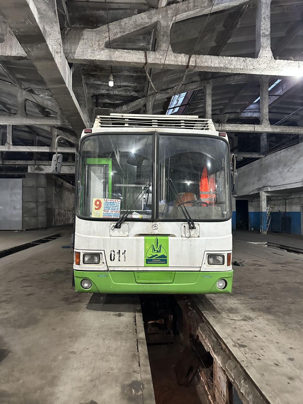 Ереван, ЛиАЗ-5280 (ВЗТМ) № 011