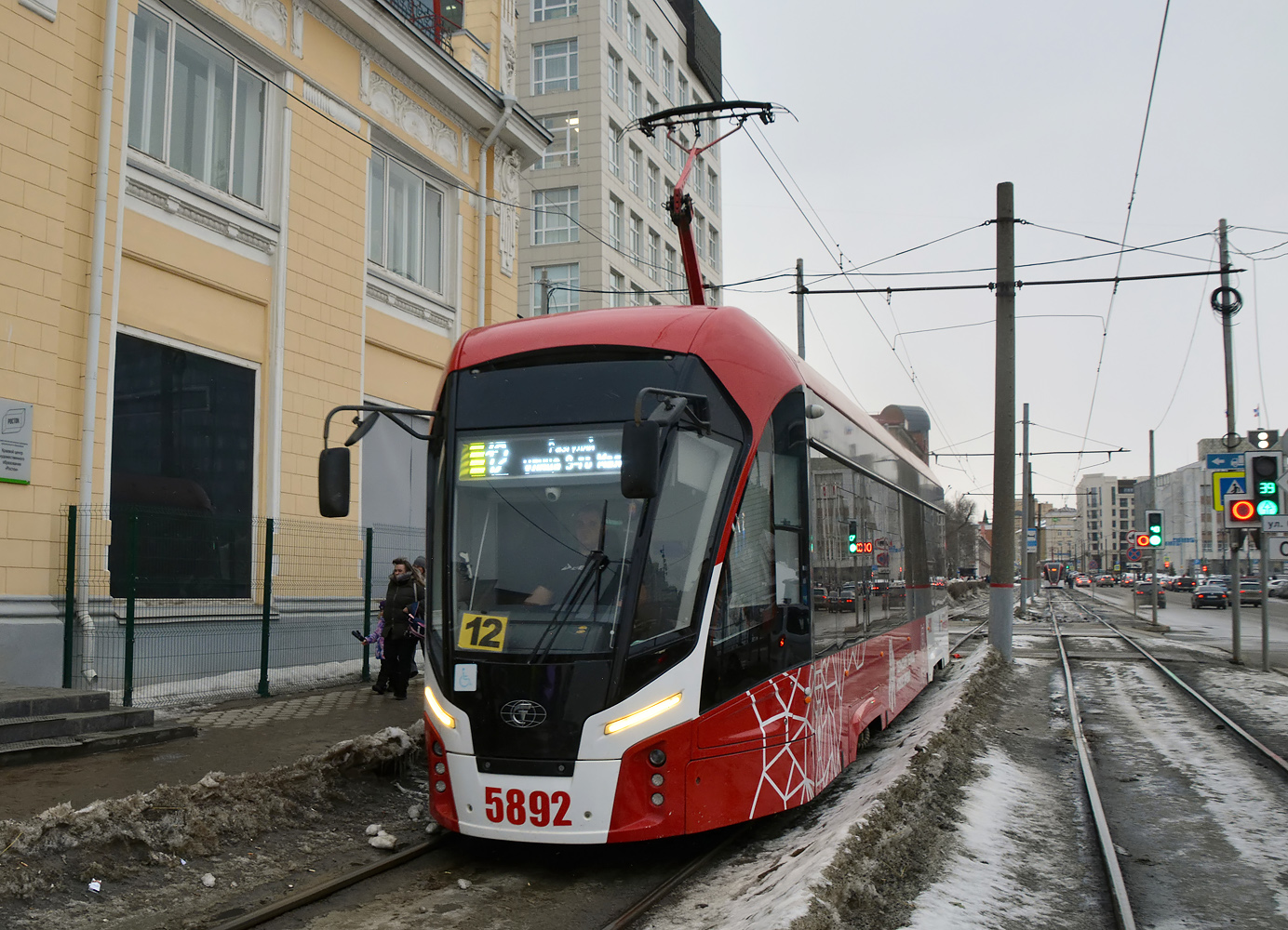 Пермь, 71-911ЕМ «Львёнок» № 5892