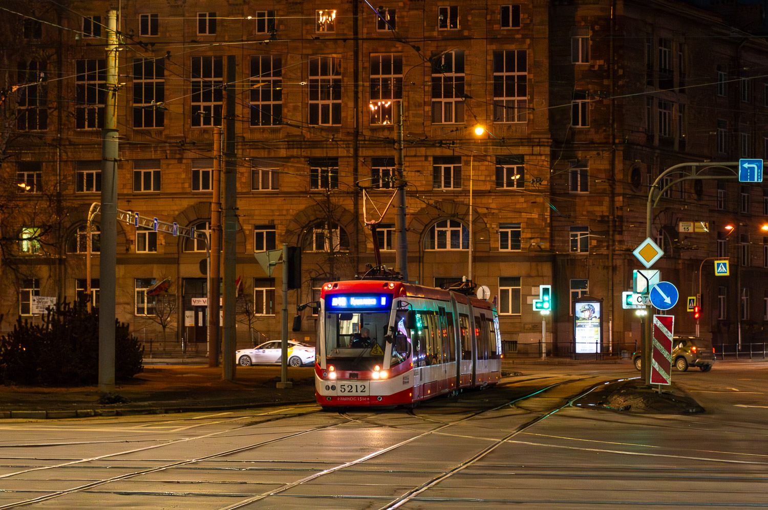 Санкт-Петербург, БКМ 84300М № 5212