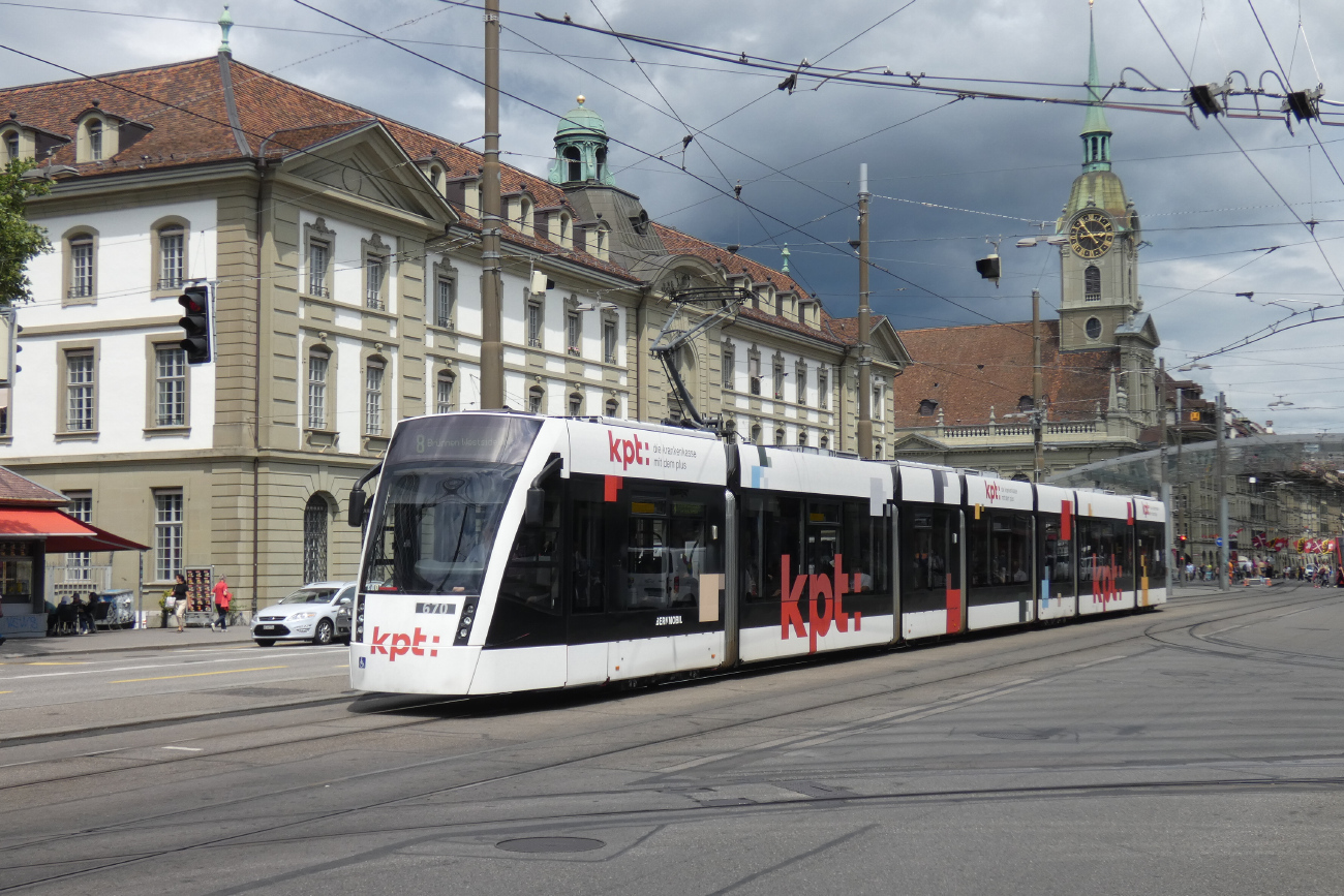 Bern, Siemens Combino XL nr. 670