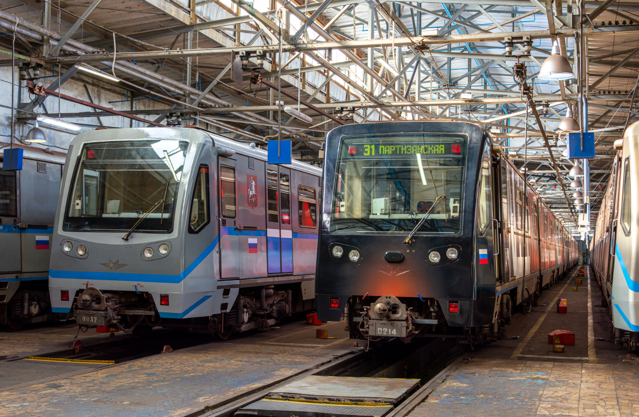 Moskva, 81-740.4 “Rusich” č. 0214