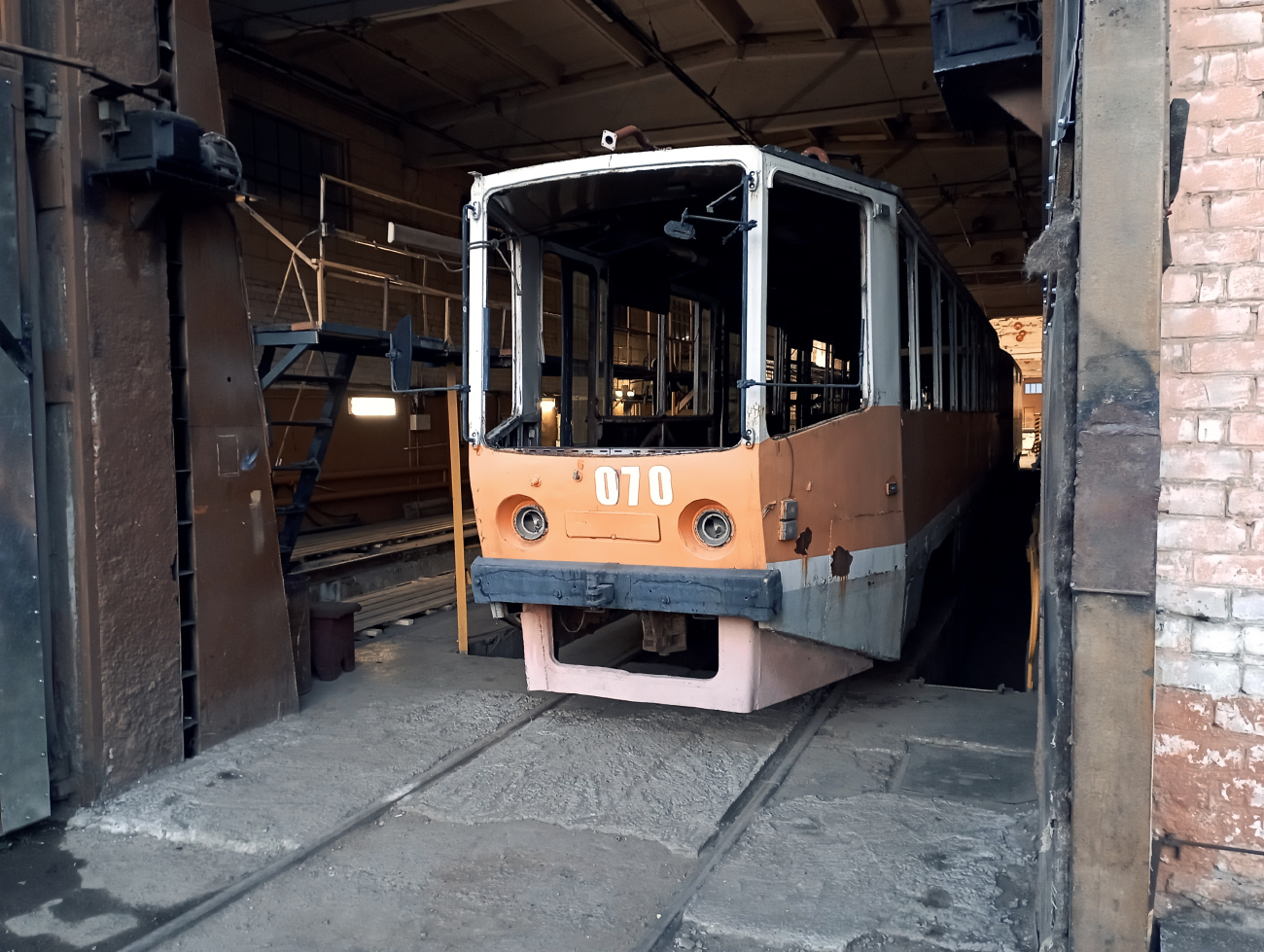 Пермь, 71-608КМ № 070