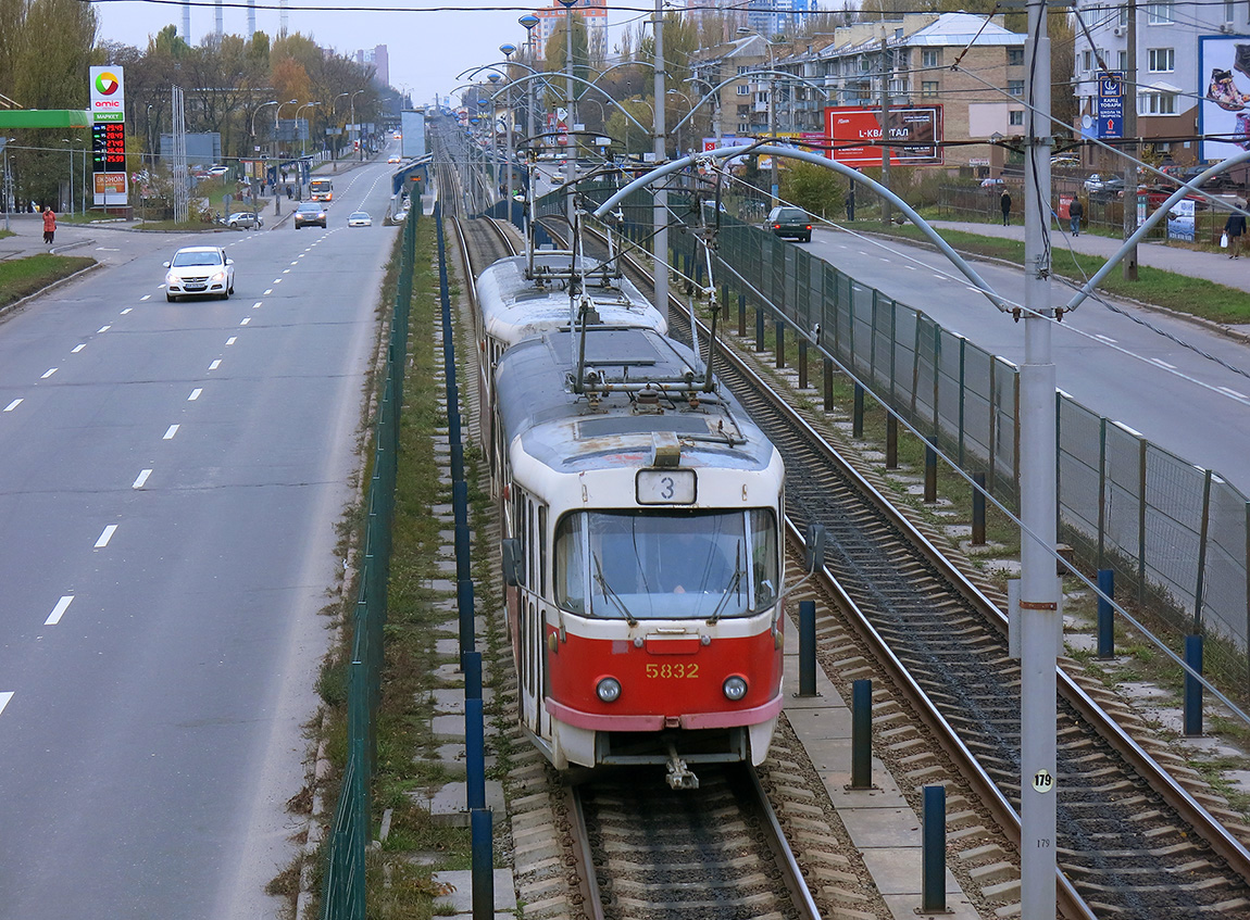 Kiev, Tatra T3SU N°. 5832