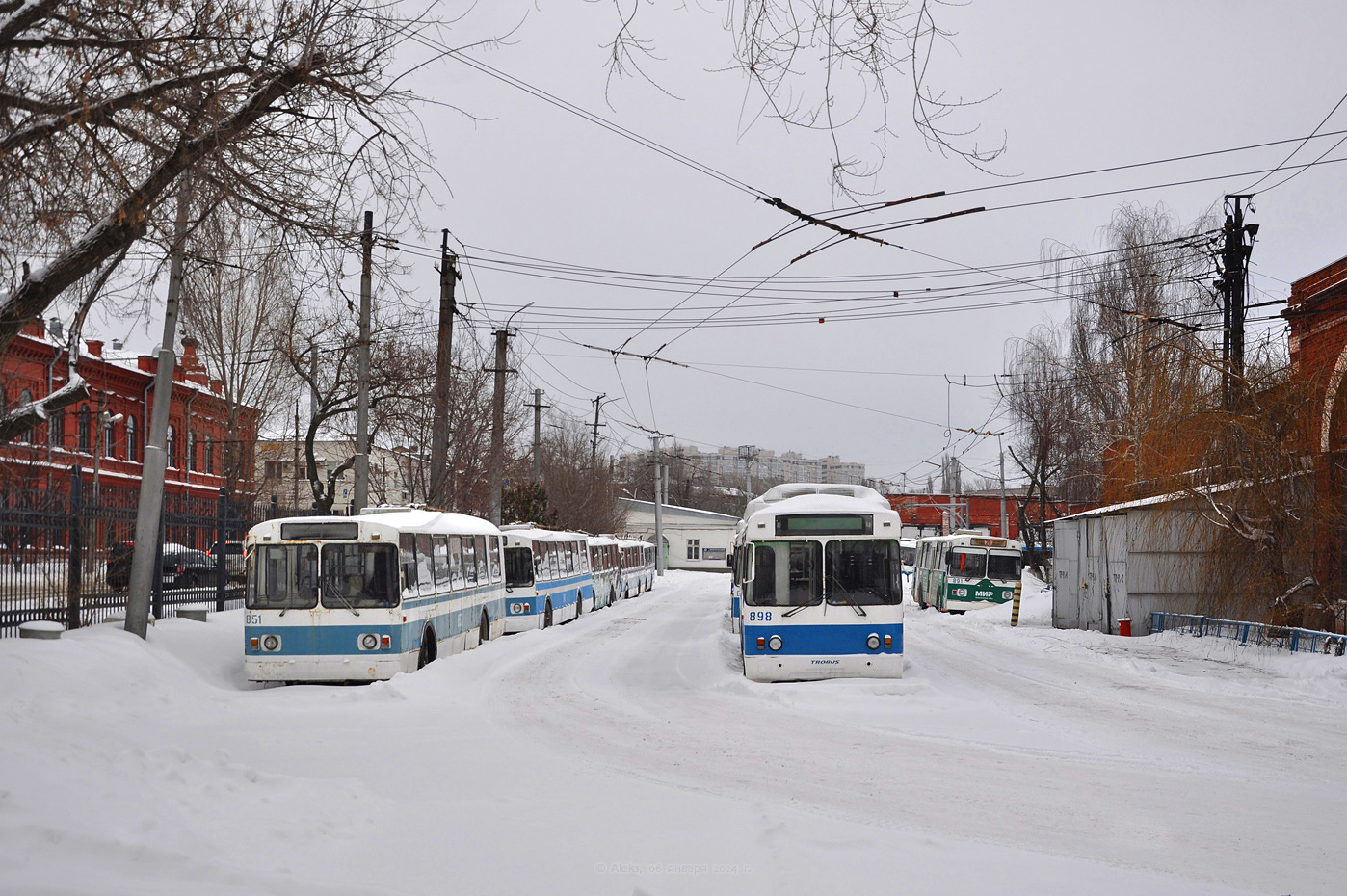 Самара, ЗиУ-682В-012 [В0А] № 851; Самара, БТЗ-5276-04 № 898; Самара — Троллейбусное депо № 1