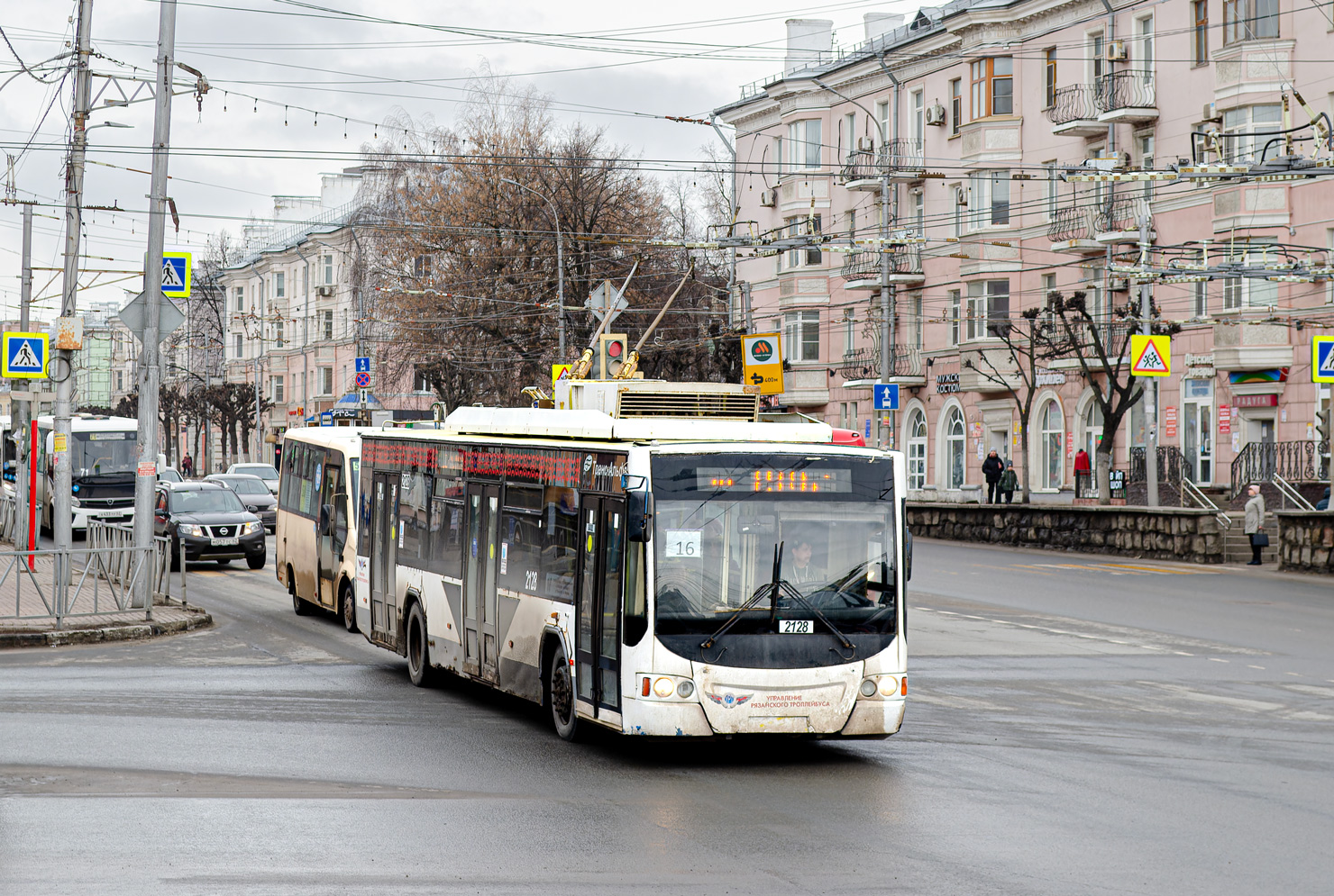 Rjazany, VMZ-5298.01 “Avangard” — 2128