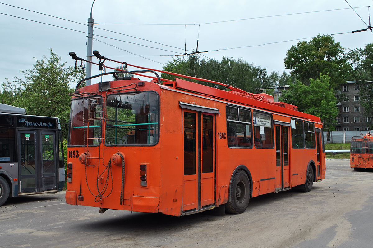 Нижний Новгород, ЗиУ-682Г-016.03 № 1693