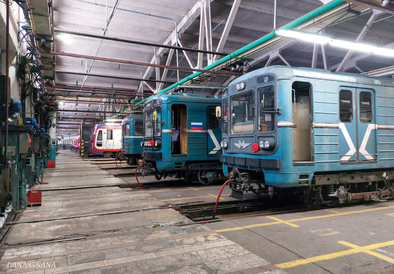 Москва — Метрополитен — [6] Калужско-Рижская линия