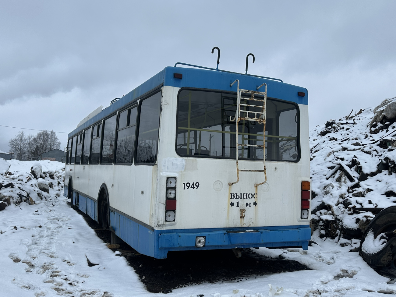 Saint-Pétersbourg, VMZ-52981 N°. 1949; Petrozavodsk — Storage and decommissioning bases for trolleybuses