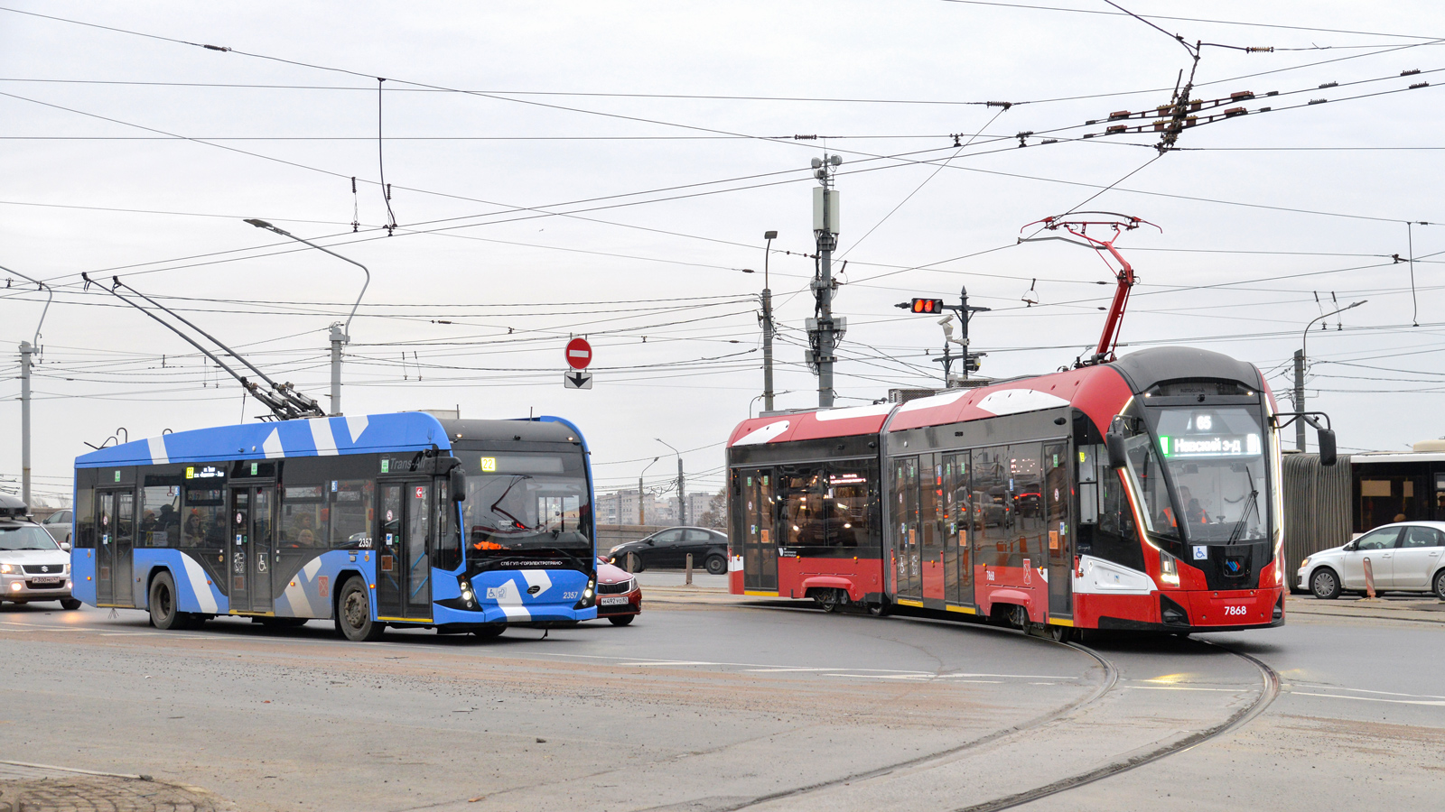 Sankt Petersburg, VMZ-5298.01 “Avangard” Nr 2357; Sankt Petersburg, 71-923M “Bogatyr-M” Nr 7868