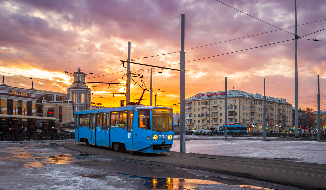 Новокузнецк, 71-608КМ № 250