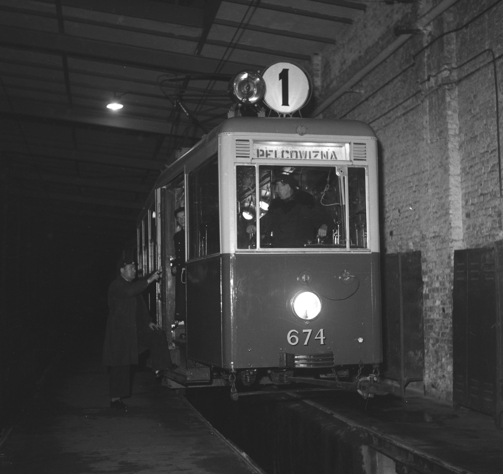 Варшава, Konstal N № 674; Работники электротранспорта