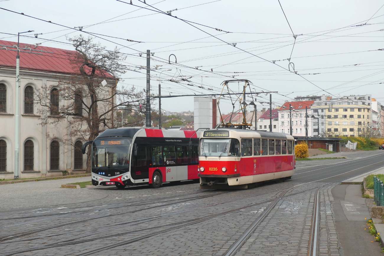 Прага, Tatra T3R.P № 8235