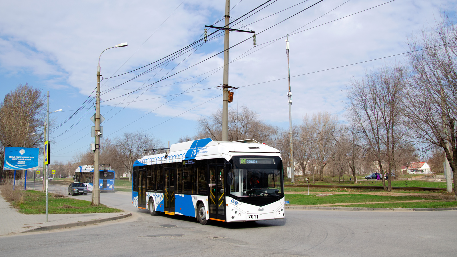 Волгоград, БКМ 32100D № 7011