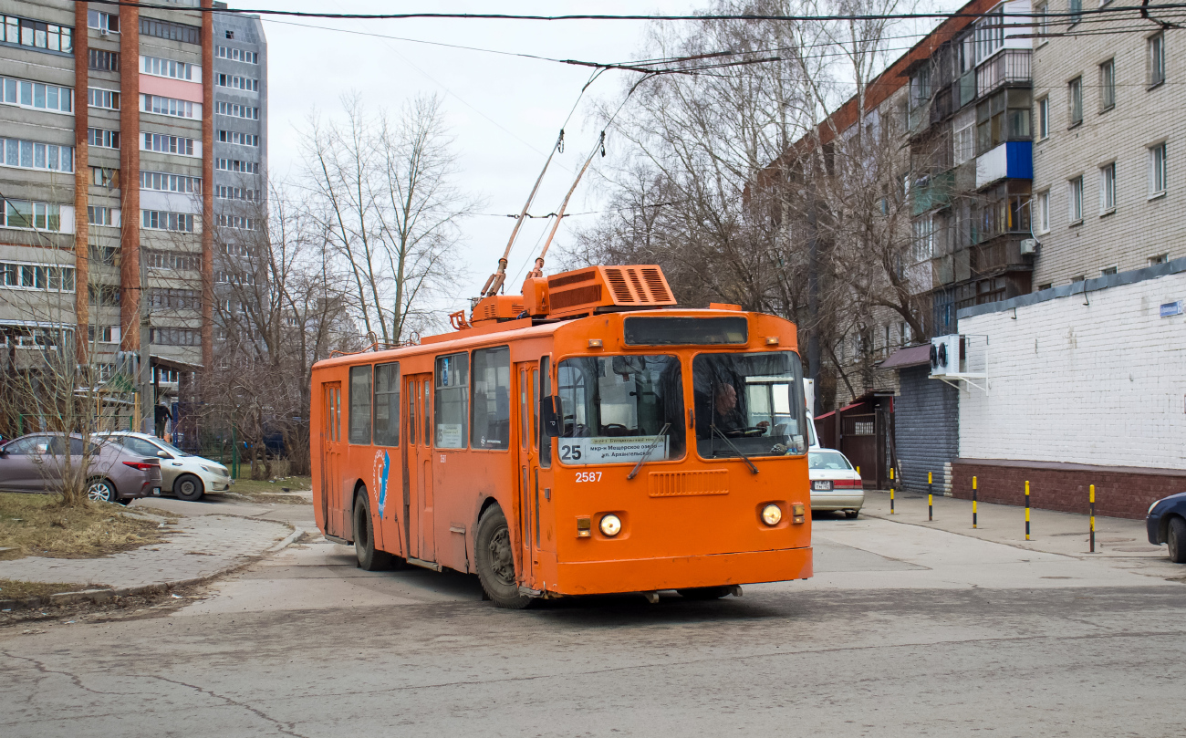 Нижний Новгород, Нижтролл (ЗиУ-682Г) № 2587