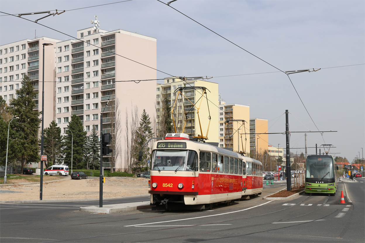Прага, Tatra T3R.P № 8542