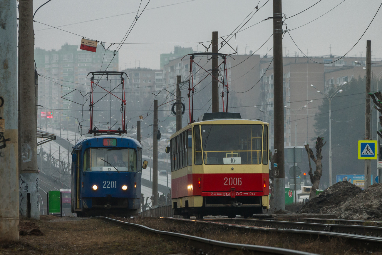 Izhevsk, Tatra T3K Br. 2201; Izhevsk, Tatra T6B5SU Br. 2006